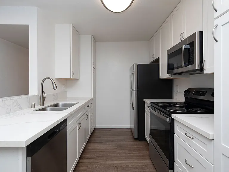 Mission Pacific Apartments — Photo 75