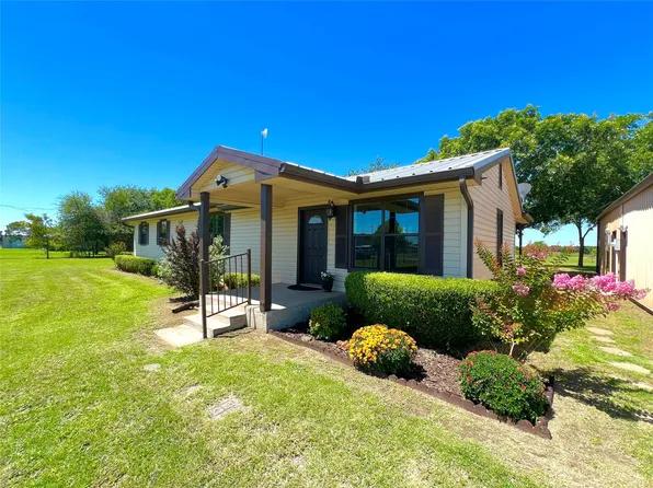 202 Vinyard Dr, Waxahachie, TX 75167