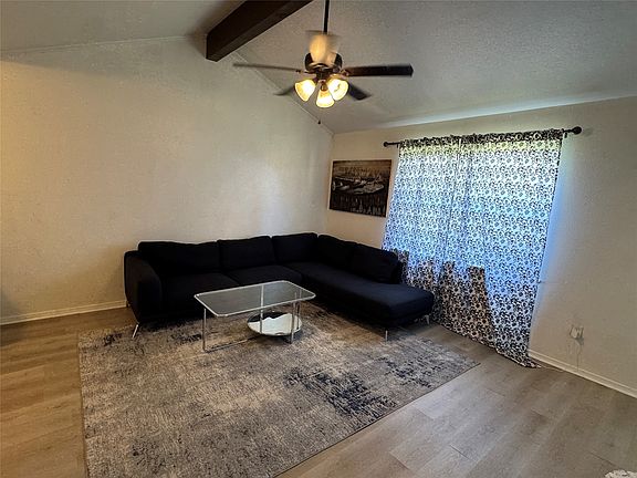 4th image of 5005 Longstreet Pl Unit 42