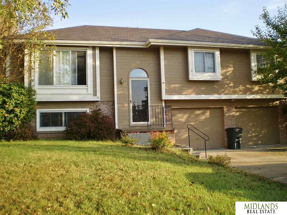 1st image of 3310 Blackhawk Dr