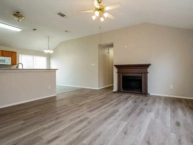 10648 Towerwood Dr — Photo 4
