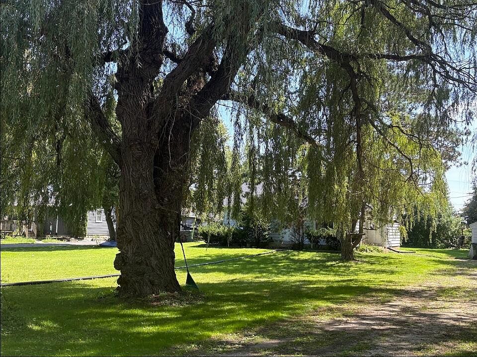 1st image of 8311 7 Mile ROAD