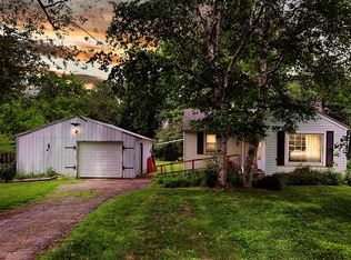 402 Carrier St, Lansing, MI 48906