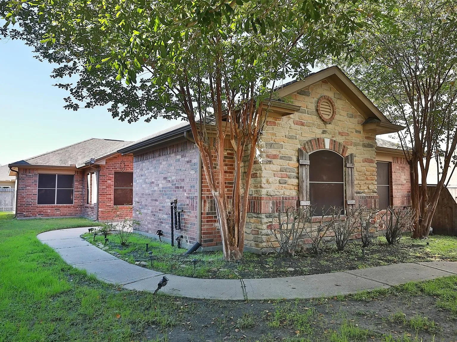 3 bed, 2.0 bath, 1454 sqft, $1,800 — Photo 3