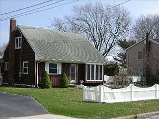 4th image of 23 Myrtle Ln