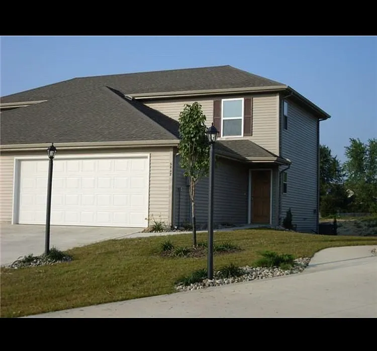 2 bed, 1600 sqft, $1,600 — Photo 1
