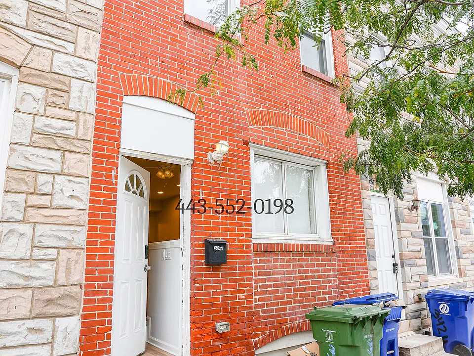 3422 E Lombard St