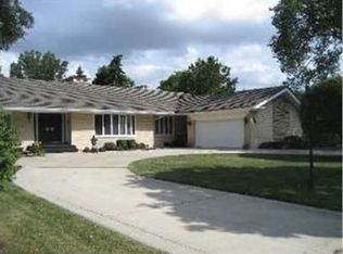 309 Uvedale Rd, Riverside, IL 60546