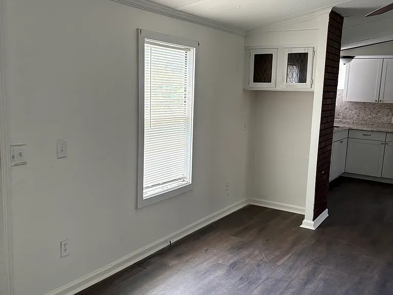 949 Oak Hill Rd — Photo 3