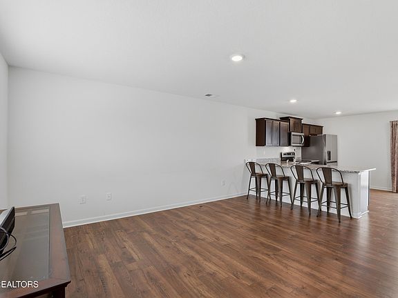 4th image of 8563 Mascot Rd