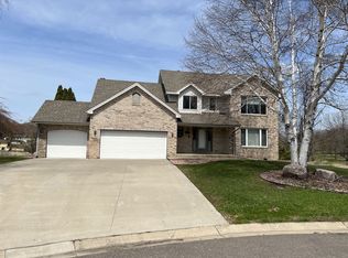 11910 3rd Ave N, Plymouth, MN 55441