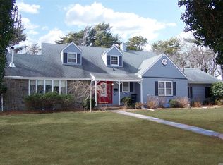 288 Private Rd, East Patchogue, NY 11772