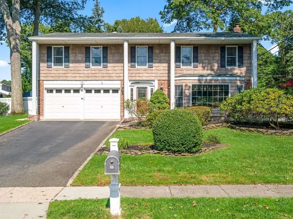 23 Cornelia Lane, Lake Grove, NY 11755