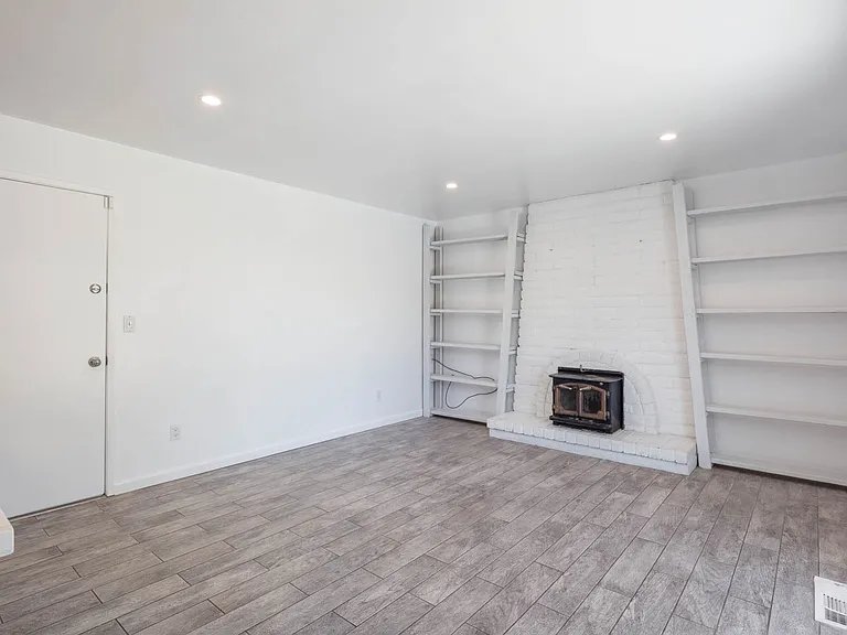 2225 Mount Whitney Dr — Photo 10