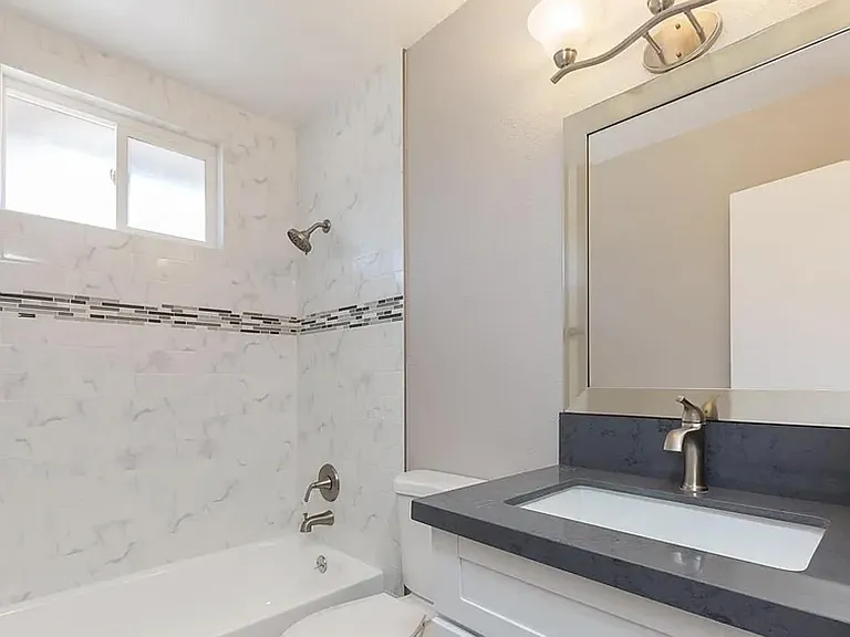 1032 Fern Ave — Photo 6