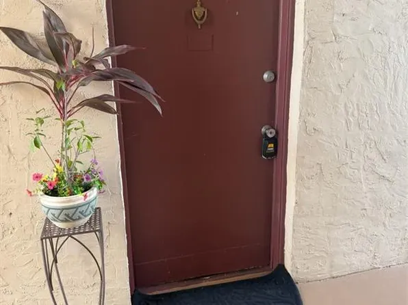 3850 N LAKE DRIVE #140, TAMPA, FL 33614
