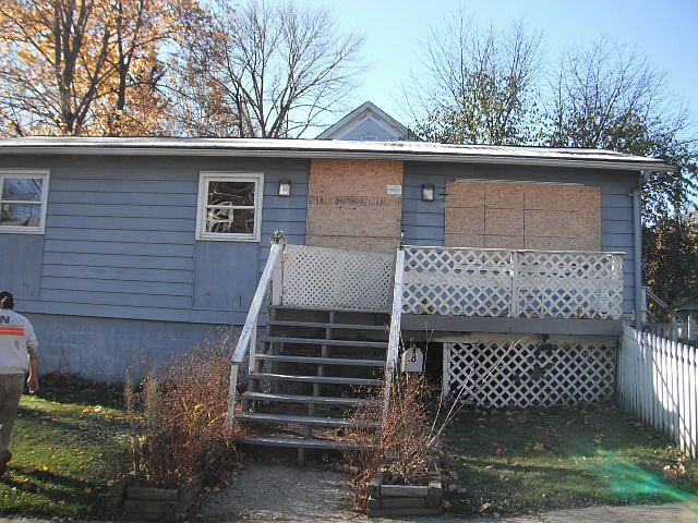 1st image of 8 Mountain Ave