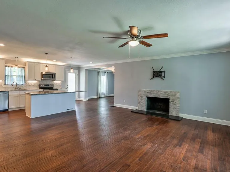 5905 Hines Cir — Photo 3