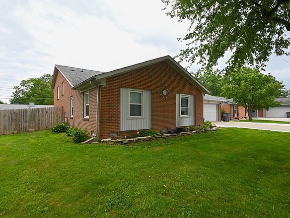 3rd image of 2104 Alton Dr