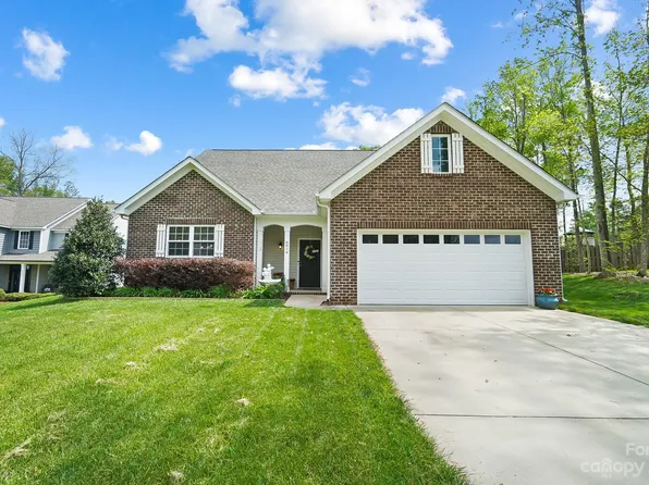 8814 Maple Leaf Ct, Stanfield, NC 28163