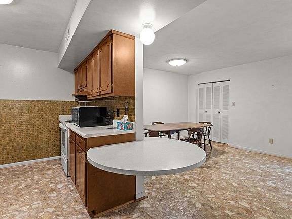 4th image of 5613 Banbury Ct