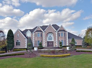 121 Laredo Dr, Morganville, NJ 07751