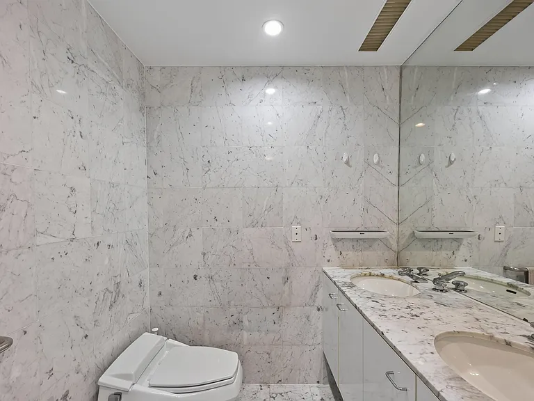 415 E 54th St #10C — Photo 8