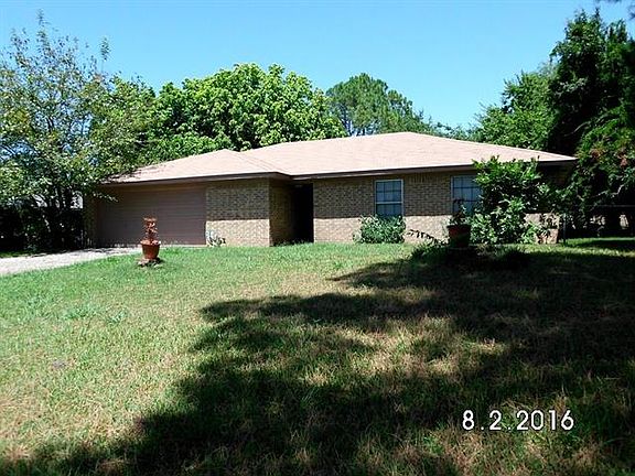 2nd image of 2605 Sandy Cir