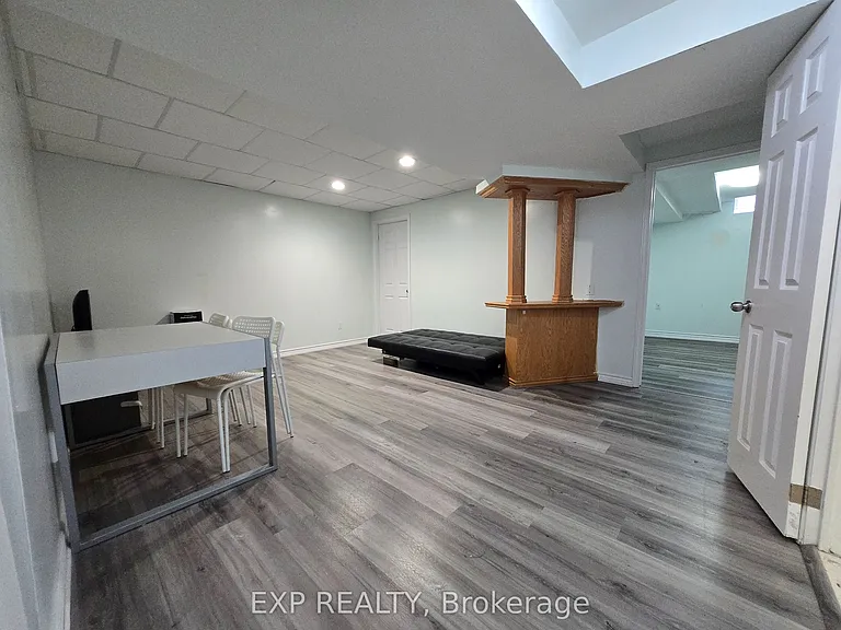 253 Hollymount Dr — Photo 3