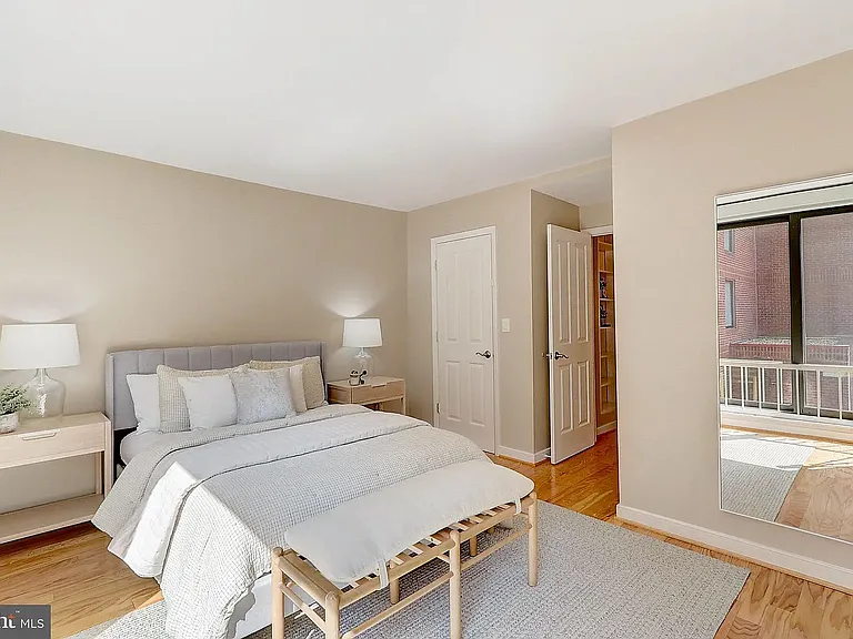 1099 22nd St NW #201 — Photo 26