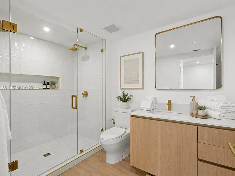 90 NE 32nd St #825 — Photo 6