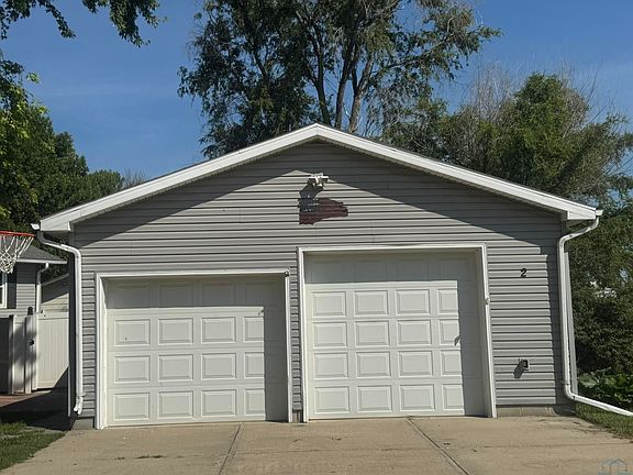 2nd image of 2 Union Ct