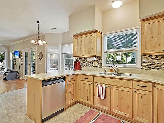 2nd image of 102 Annandale Ct