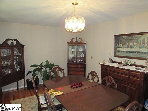 2nd image of 413 Seminole Dr
