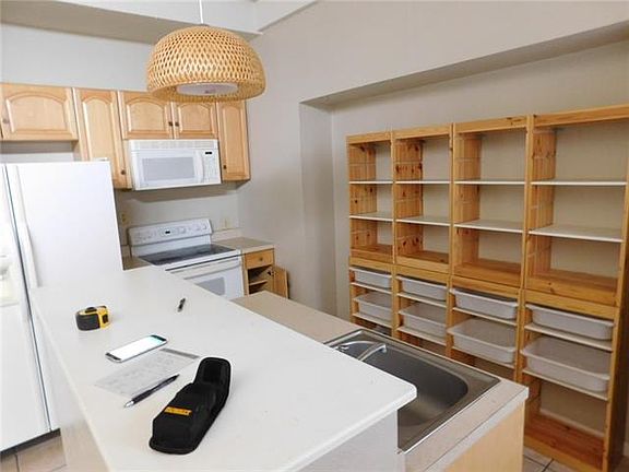 4th image of 5804 Circulo Dr APT D