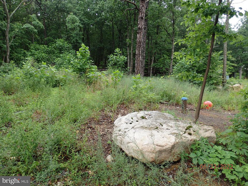 2nd image of 523 Cardinal Dr