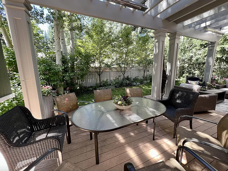 413 W Smuggler St — Photo 22
