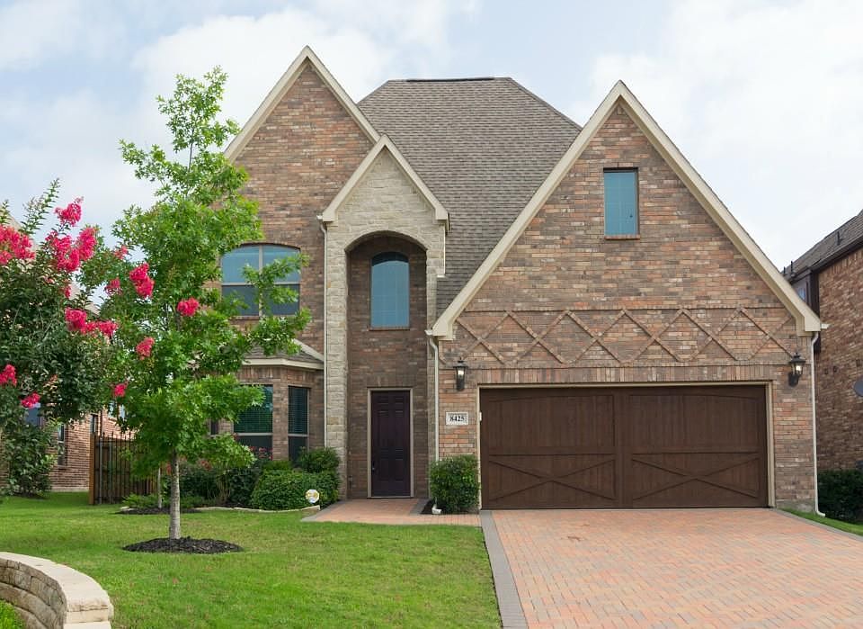 1st image of 8425 Town Walk Dr