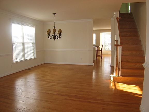 Hardwood floors in LR/DR