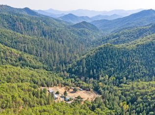 4220 Wards Creek Rd, Rogue River, OR 97537