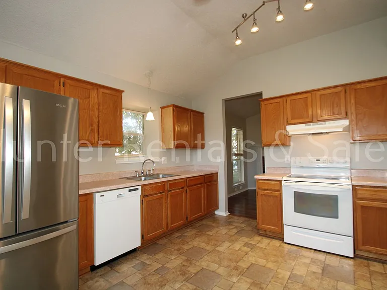 4307 Frontier Trl — Photo 7
