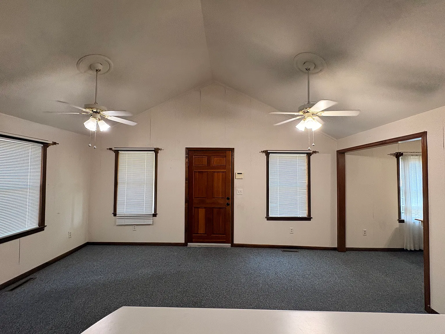 3 bed, 1164 sqft, $1,725 — Photo 2