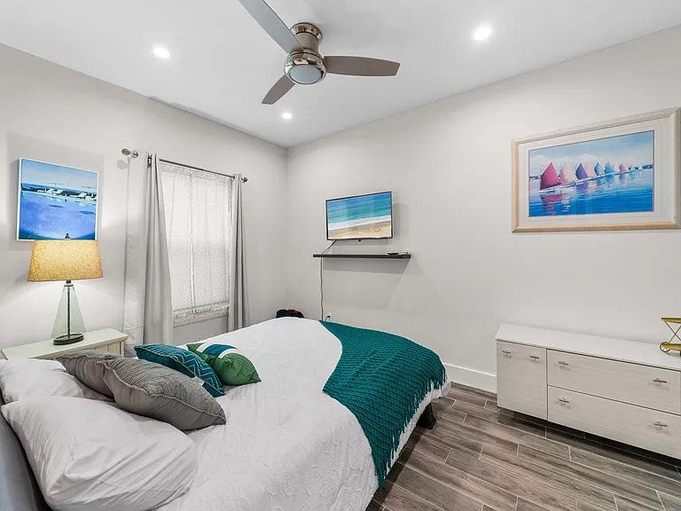212 Corto Pl — Photo 52