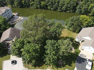 427 Beyers Lake Est, Pana, IL 62557