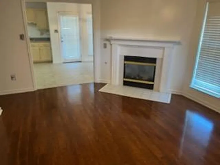 1624 Central Trails Dr — Photo 2