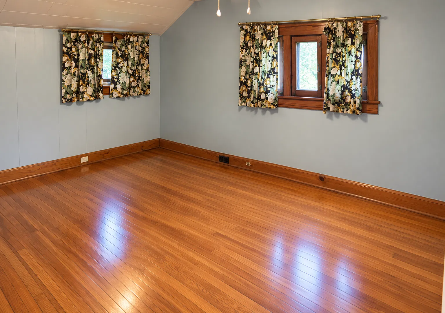 609 S Fess Ave — Photo 2