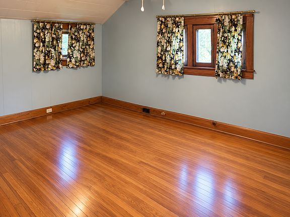 2nd image of 609 S Fess Ave #6