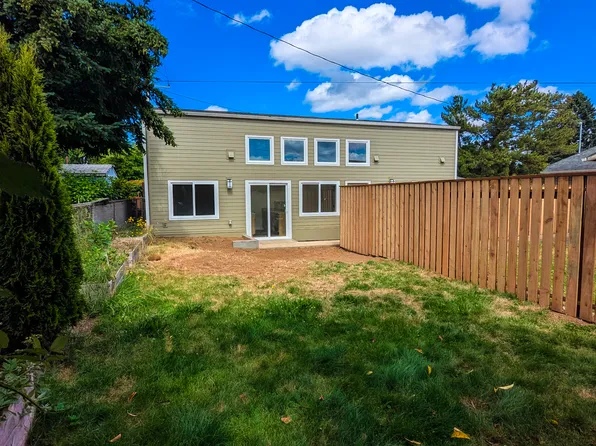 15437 SE Stephens Ct #B, Portland, OR 97233
