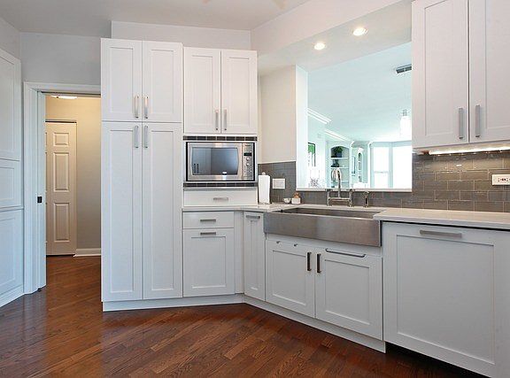 4th image of 25 E Superior St APT 2806