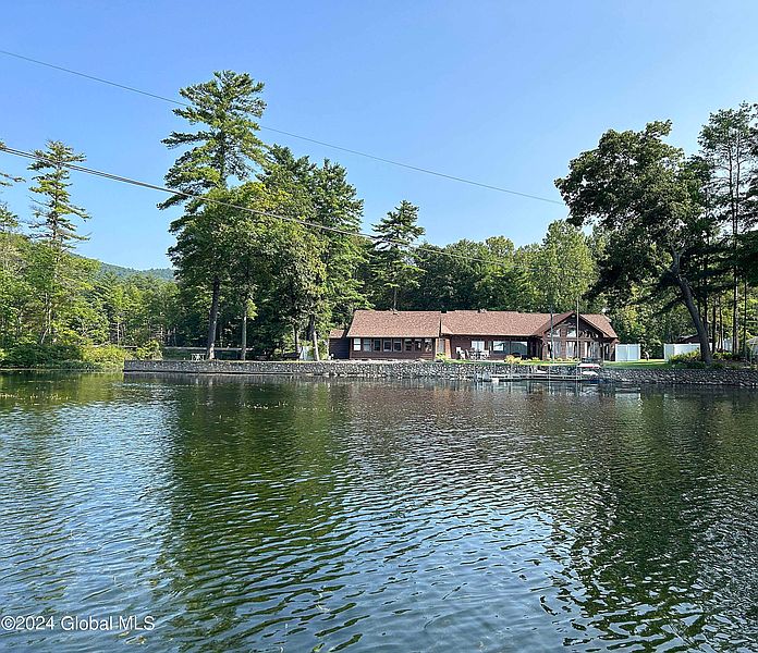 5th image of 366 Glen Lake Road